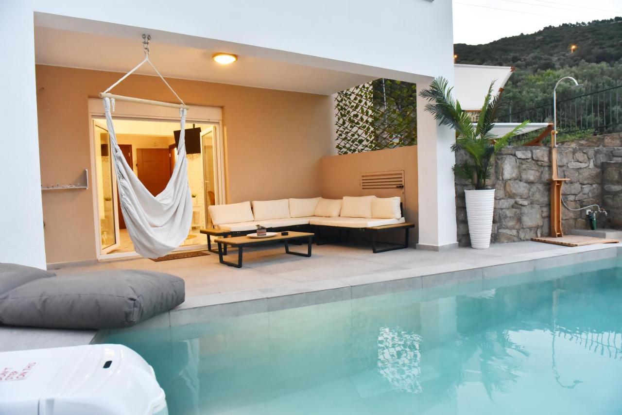Sunrise Luxury Pool Villa Palaiontsiflikion