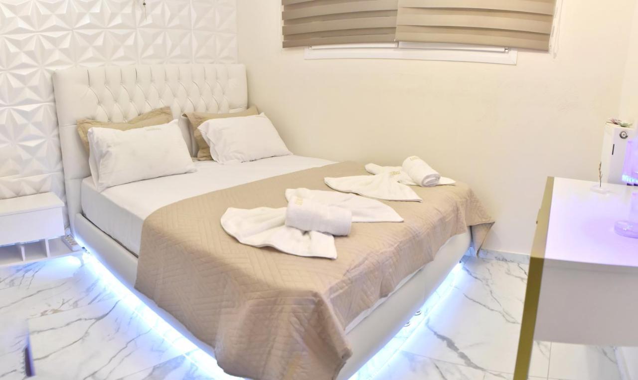 Sunrise Luxury Pool Villa Palaiontsiflikion
