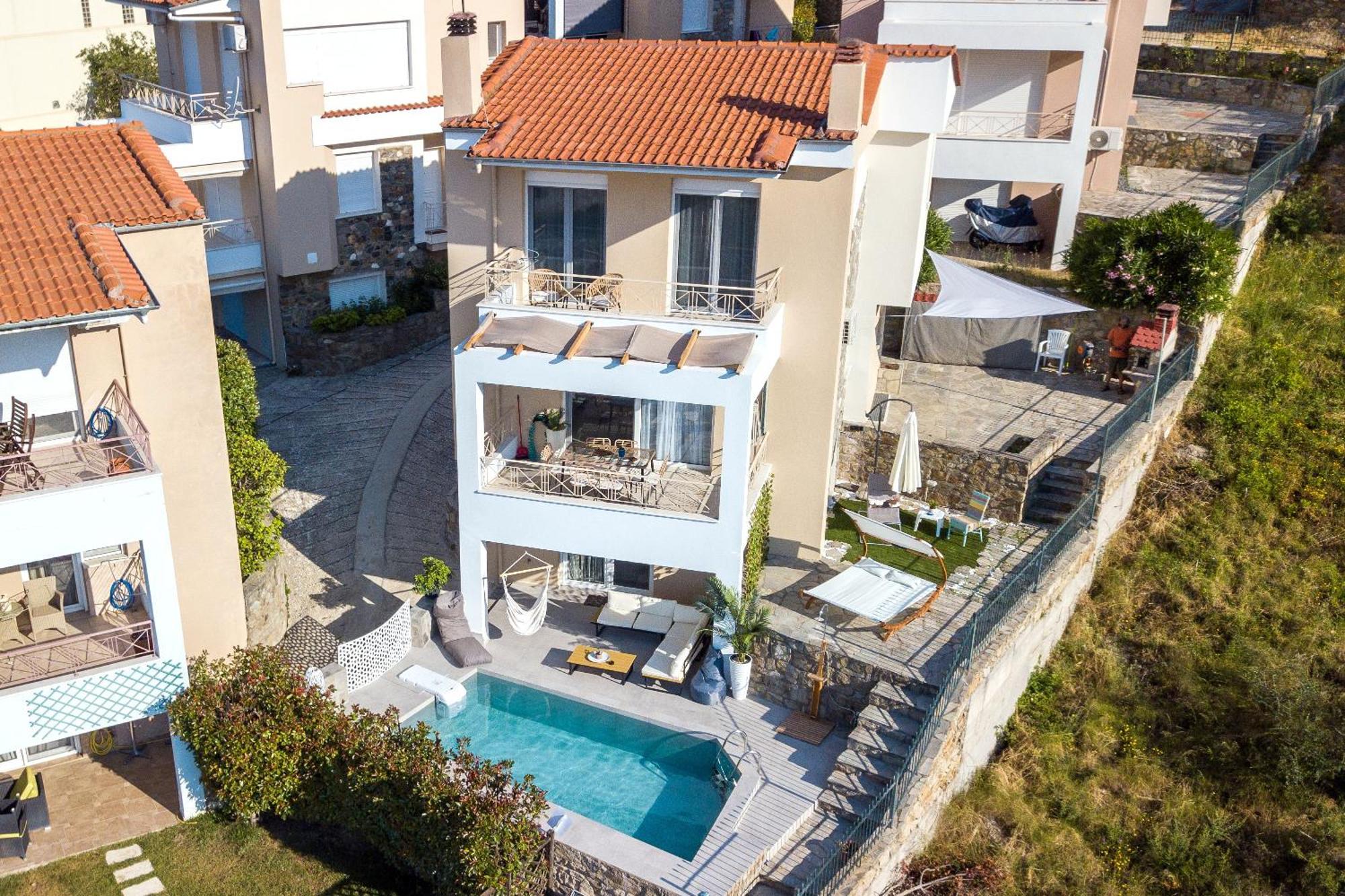 Sunrise Luxury Pool * Palaiontsiflikion