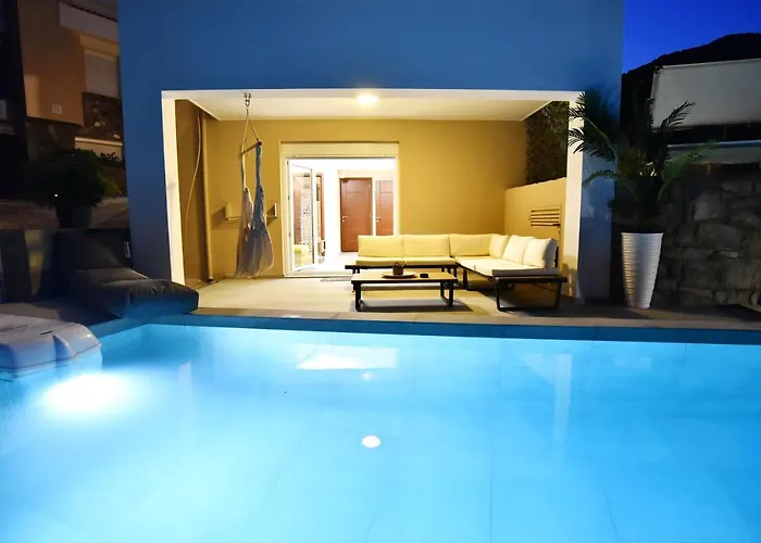 Sunrise Luxury Pool Villa