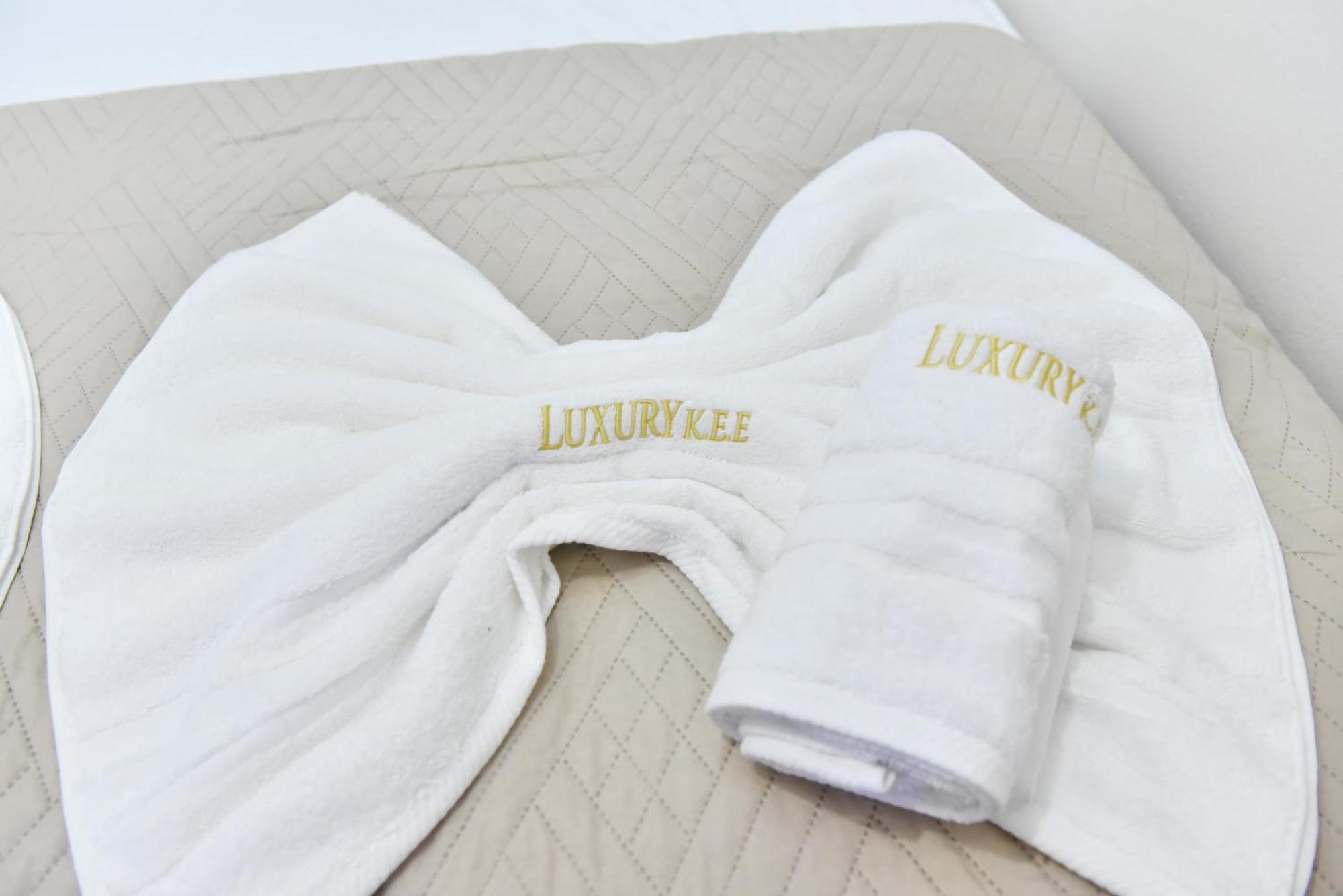 Sunrise Luxury Pool Willa *